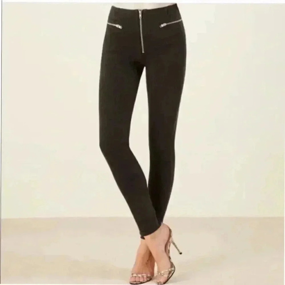 Reformation Black Stone Washed Niki Jeans in Argentina - Picture 3 of 10